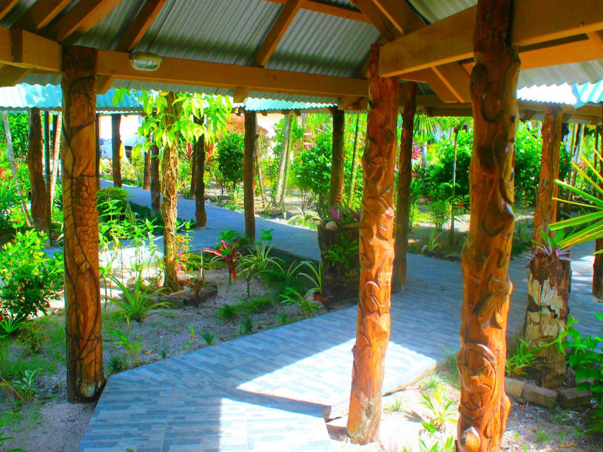 Le Uaina Beach Resort Faleapuna Esterno foto