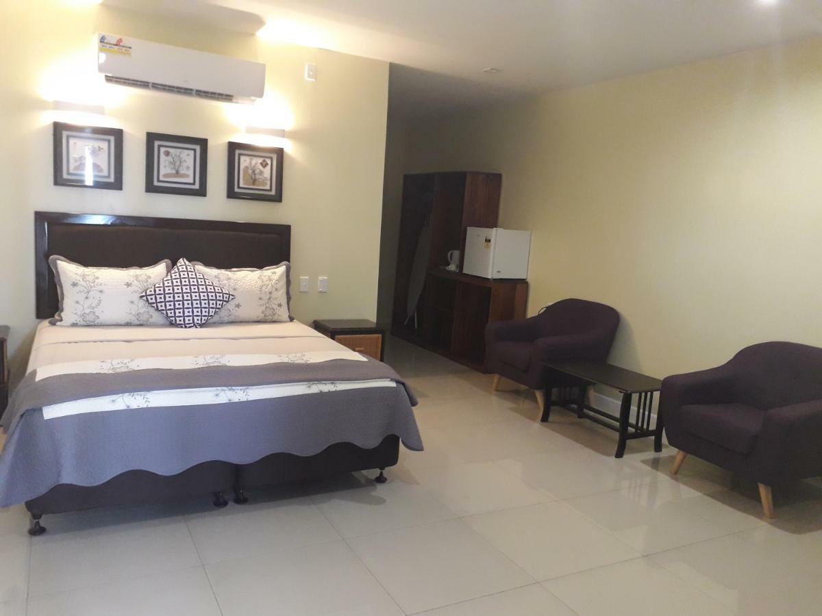 Le Uaina Beach Resort Faleapuna Esterno foto