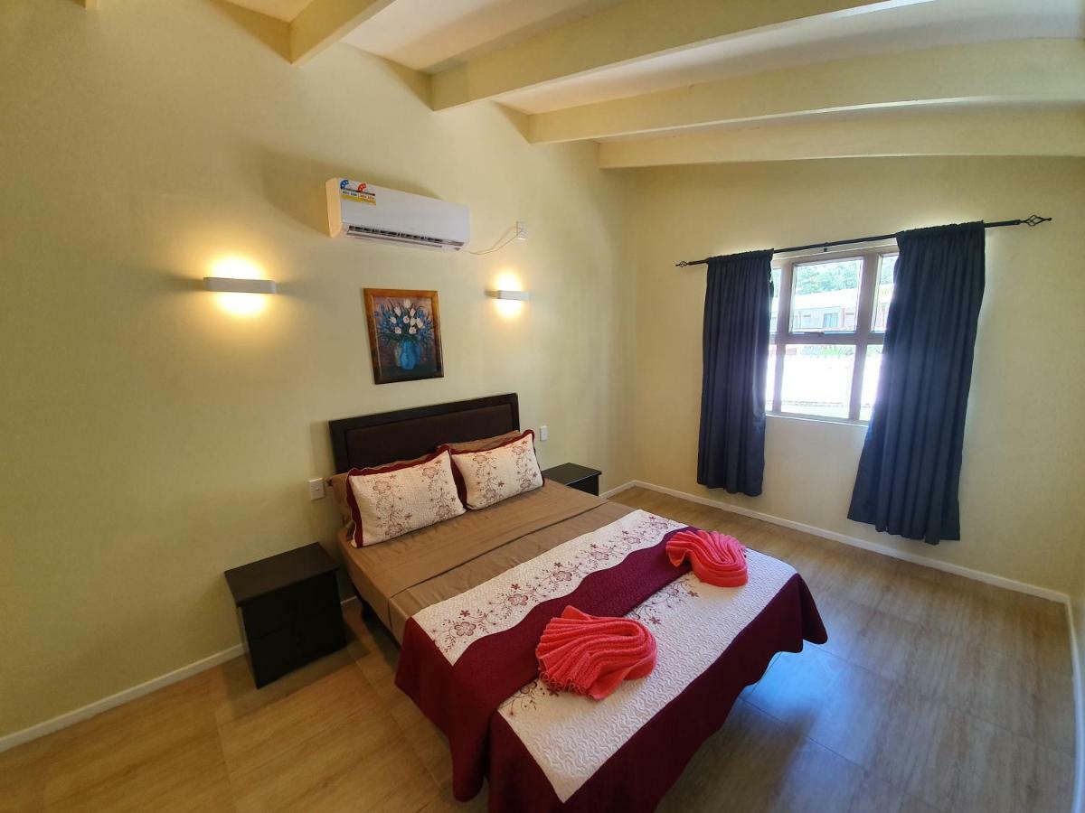 Le Uaina Beach Resort Faleapuna Esterno foto
